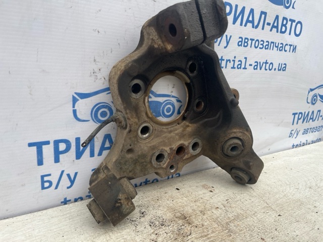 NISSAN 430193JA0A Цапфа (поворотный кулак) задний левый в наличии Винница