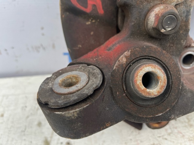 Цапфа поворотная левая 43019CG000 NISSAN