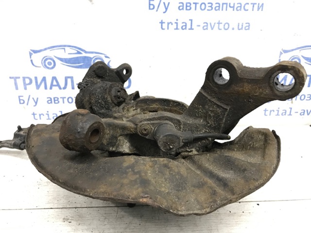 TOYOTA 4321105060 Цапфа (поворотный кулак) передний правый в наличии Полтава