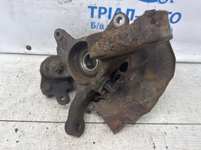 Кулак поворотный передний правый 4321139045 TOYOTA