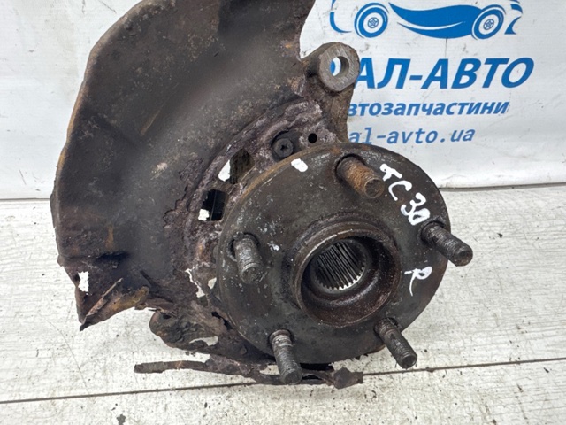 4321139045 TOYOTA Цапфа передняя правая купить в Днепр