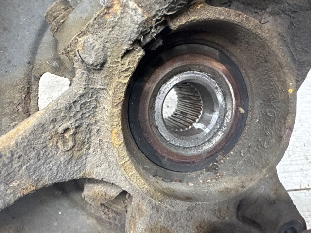 TOYOTA 4321239035 Цапфа (поворотный кулак) передний левый в наличии Винница