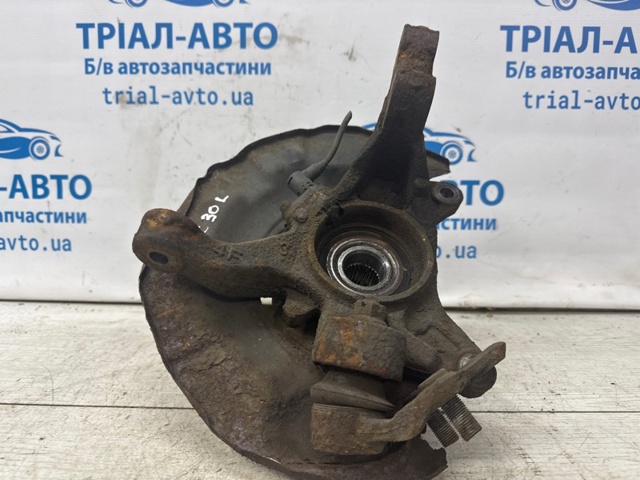 Цапфа (поворотный кулак) передний левый 4321239035 TOYOTA