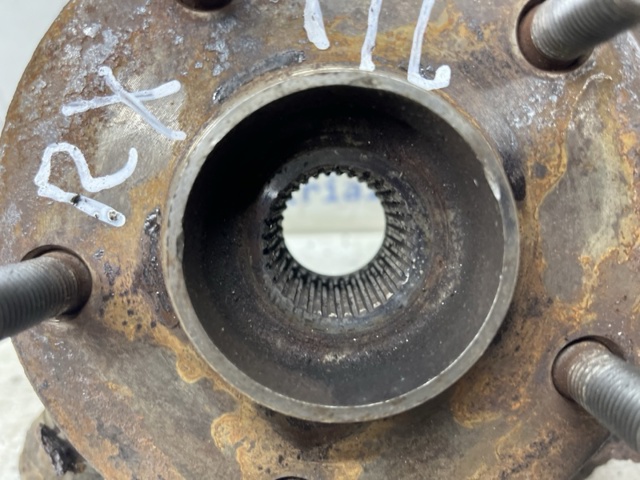 Кулак поворотный передний левый 4321258020 TOYOTA