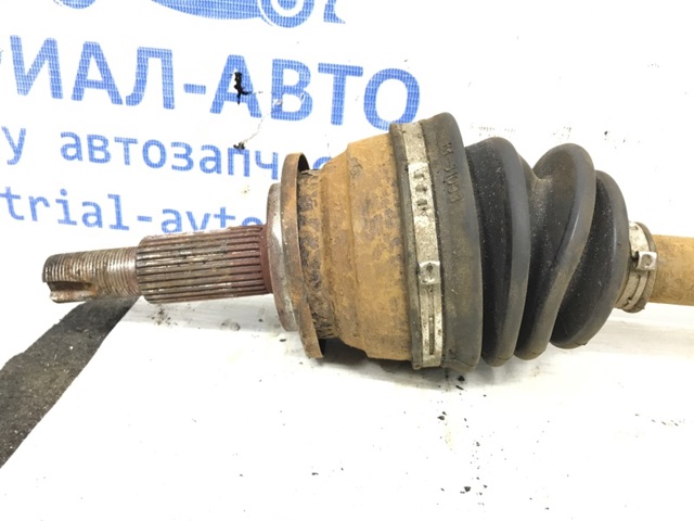 Полуось передняя, правая Toyota RAV4 3