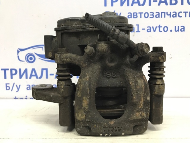 Задний левый суппорт 440114EA0A NISSAN