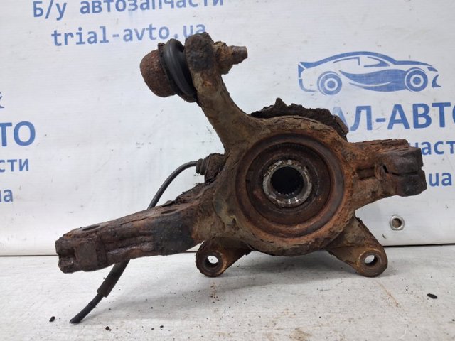 Кулак поворотный передний правый 4511179J51 SUZUKI