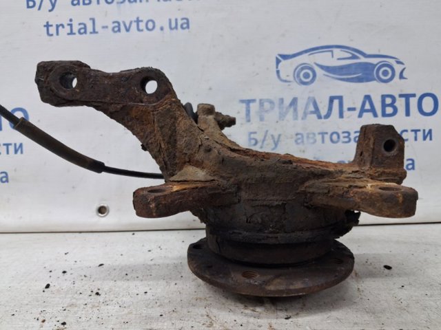 SUZUKI 4511179J51 Цапфа передняя правая в наличии Кривой Рог