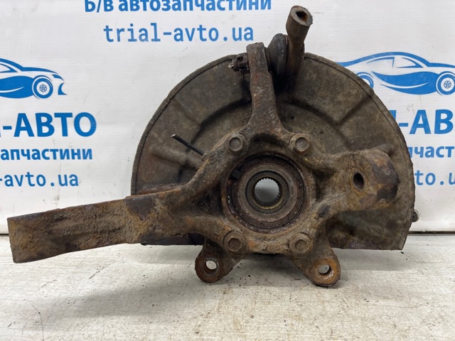 SUZUKI 4515165J00 Цапфа (поворотный кулак) передний левый в наличии Каменское
