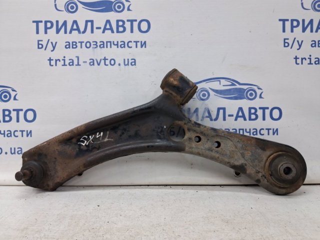 Рычаг передней подвески нижний левый 4520254L20 SUZUKI