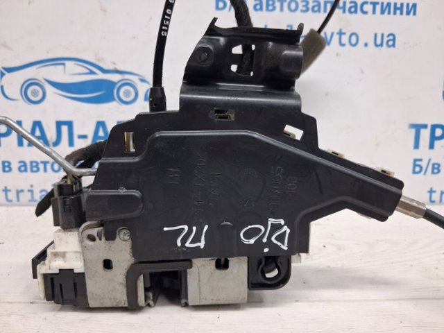 CHRYSLER 4589913AE Замок двери передней левой в наличии Ирпень