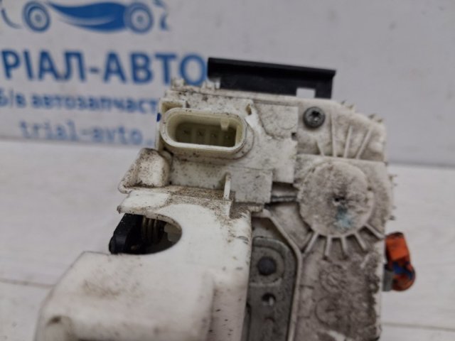 CHRYSLER 4589921AE Замок водительской двери в наличии Каменское