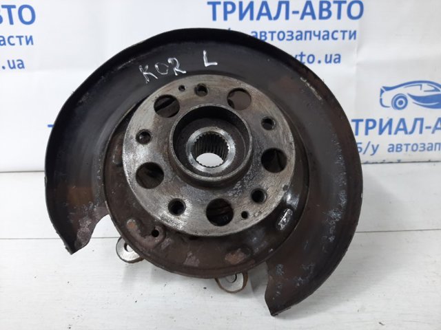 Цапфа левая 4593034000 SSANG YONG