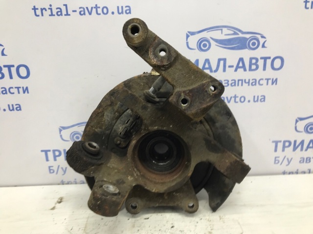 Цапфа (поворотный кулак) задний правый 4594034000 SSANG YONG