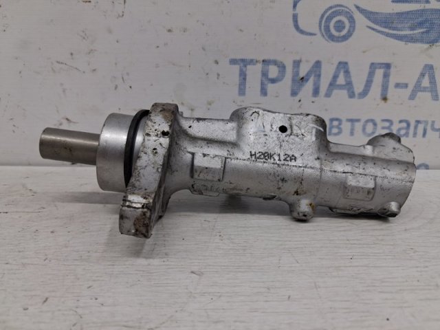 Цилиндр тормозной, главный 460117392R RENAULT