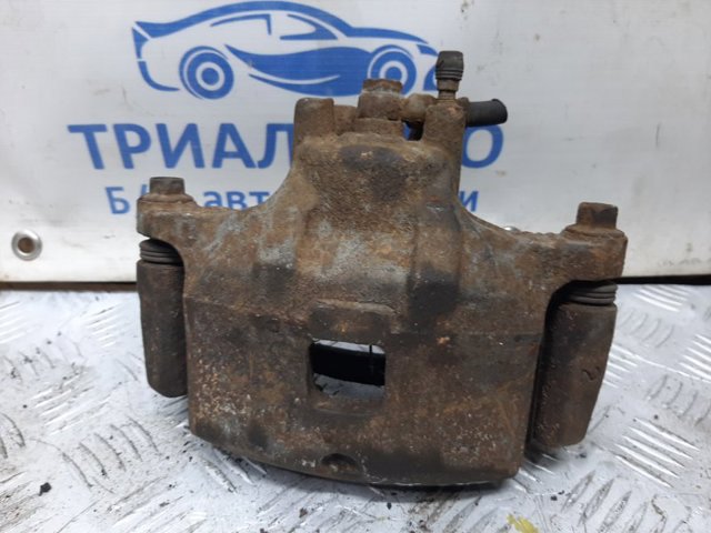 4605A476 MITSUBISHI Суппорт тормозной передний правый купить в Киев