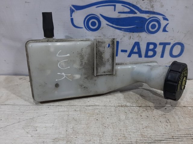Бачок главного тормозного цилиндра (тормозной жидкости) Nissan JUKE F15E