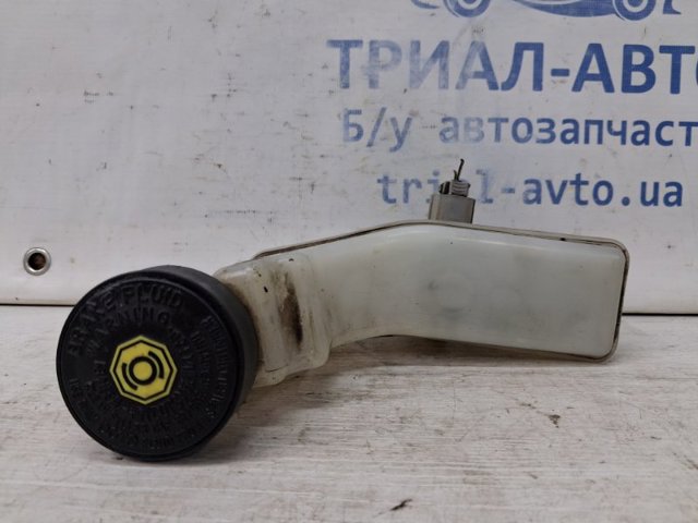 Бачок тормозной жидкости 4722033070 TOYOTA