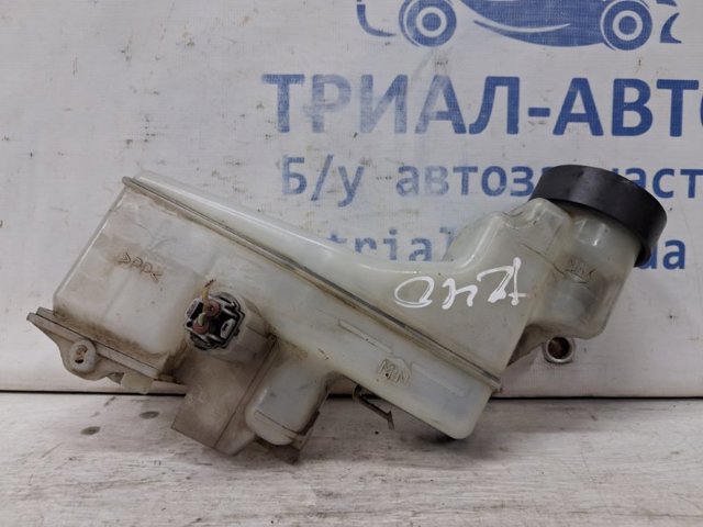 Бачок тормозной жидкости 4722033070 TOYOTA