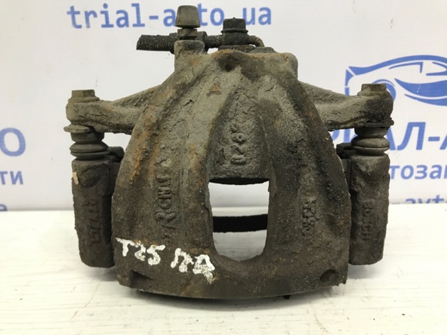 Суппорт тормозной передний правый 4773005050 TOYOTA