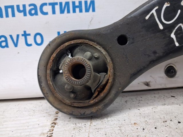 TOYOTA 4806833050 Рычаг передней подвески нижний правый в наличии Павлоград