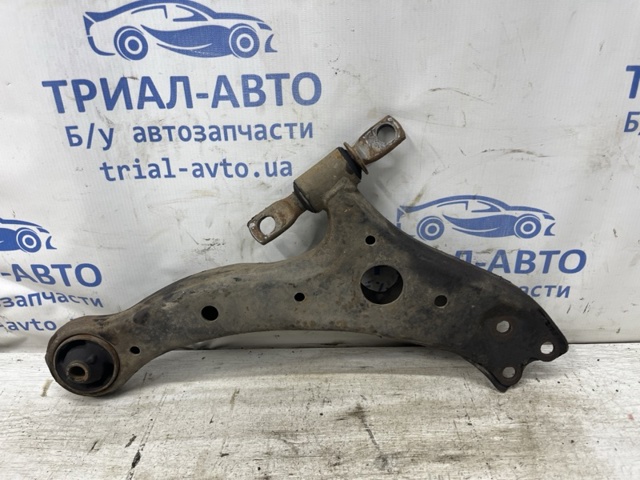 TOYOTA 4806933050 Рычаг передней подвески нижний левый в наличии Днепр