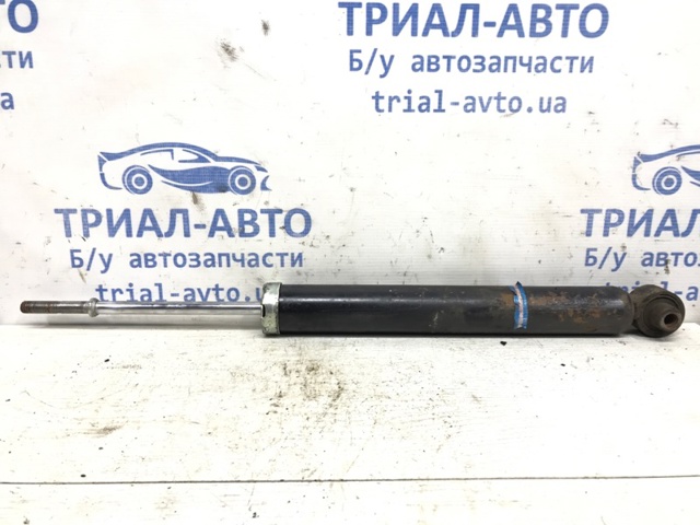 Цилиндр подвески Тойота Авенсис 3