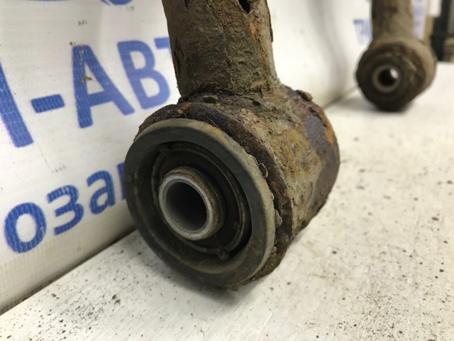 TOYOTA 4861060050 Рычаг передней подвески верхний правый в наличии Кривой Рог