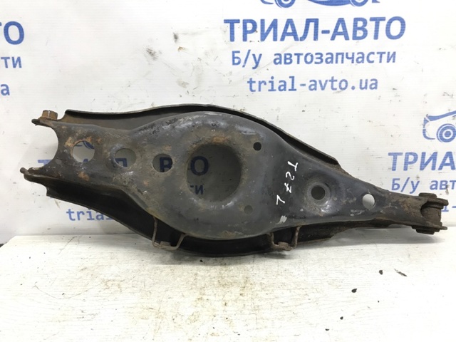4873005070 TOYOTA Рычаг задней подвески поперечный правый купить в Житомир
