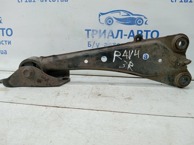 Верхний рычаг задней подвески правый 4877042040 TOYOTA