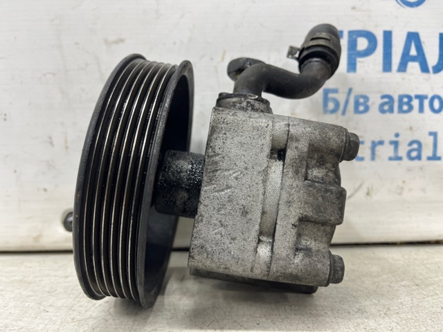 Насос гидроусилителя руля (ГУР) 49110CG000 NISSAN