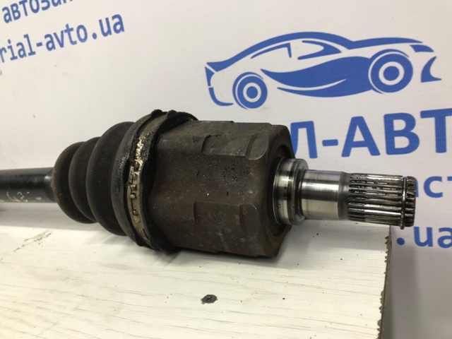 HYUNDAI 495001H211 Полуось (привод) передняя правая в наличии Николаев