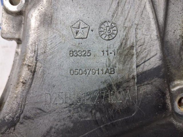 Крышка мотора передняя 5047911AB CHRYSLER