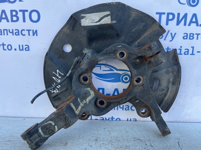 Цапфа (поворотный кулак) передний левый 517152W000 HYUNDAI