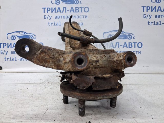 517153K050 Цапфа (поворотный кулак) передний левый купить Черновцы