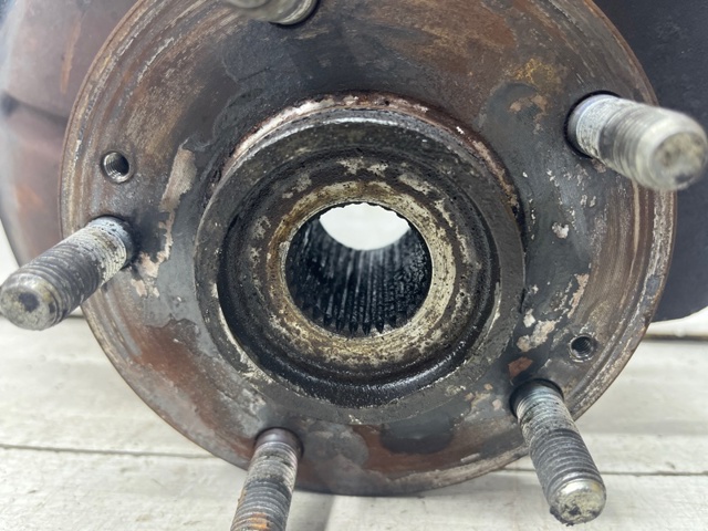 HYUNDAI 517153U000 Цапфа (поворотный кулак) передний левый в наличии Ужгород