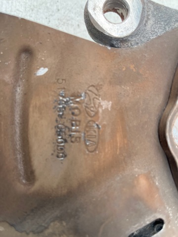 HYUNDAI 51715C5200 Цапфа передняя левая в наличии Винница