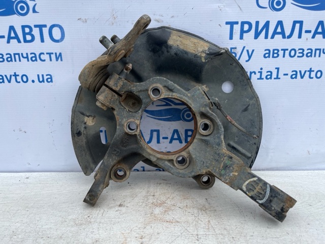 Цапфа (поворотный кулак) передний правый 517162P500 HYUNDAI