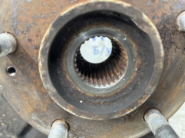 Цапфа передняя правая 517163U000 HYUNDAI