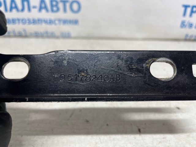 5178240AB Петля капота правая купить Ровно