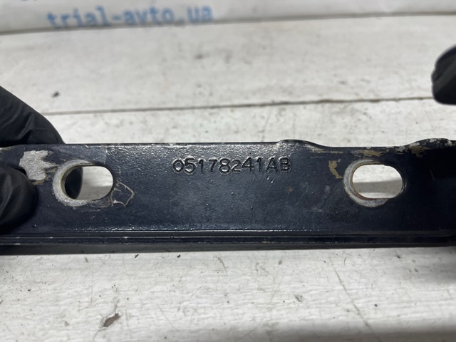 CHRYSLER 5178241AB Петля капота левая в наличии Киев