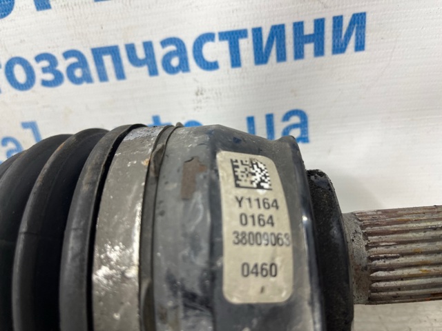 52123748AC CHRYSLER Левая полуось купить в Львов