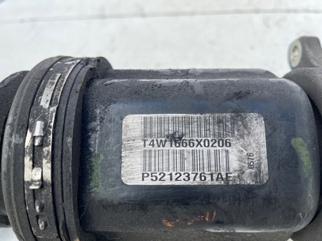 CHRYSLER 52123761AE Полуось (привод) передняя правая в наличии Тернополь
