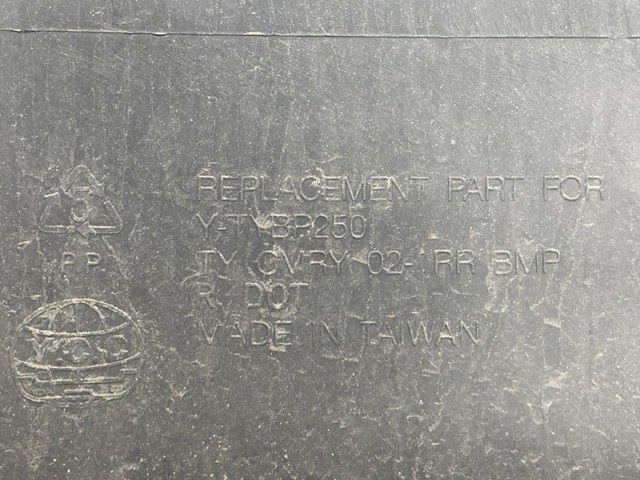 Задний бампер 5215933912 TOYOTA