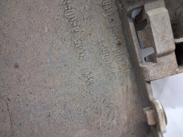 Переднее левое крыло 5220F465 MITSUBISHI