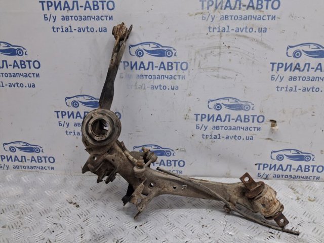 Рычаг задней подвески нижний, правый 52370SNAA04 HONDA
