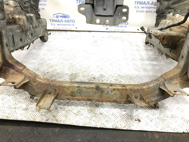 MITSUBISHI 5256A852 Верхняя рамка радиатора в наличии Николаев