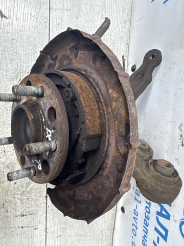 HYUNDAI 527202Y800 Цапфа задняя правая в наличии Павлоград