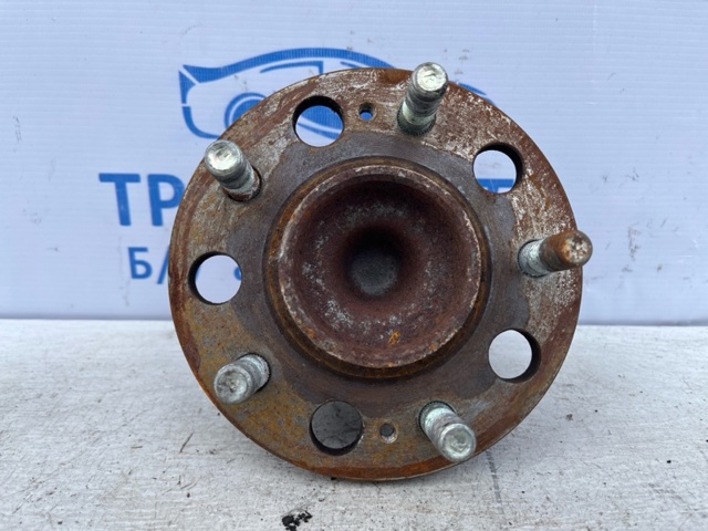 Ступица задняя 527303S200 HYUNDAI