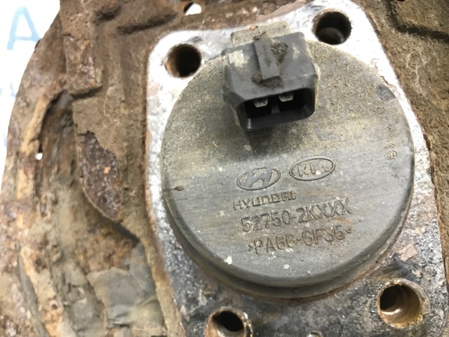 Ступица задняя (шпиндель) 527502K000 HYUNDAI